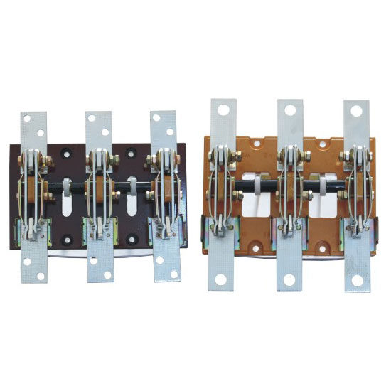 HD13、HS13系列電動式和手動式大電流刀開關(guān)